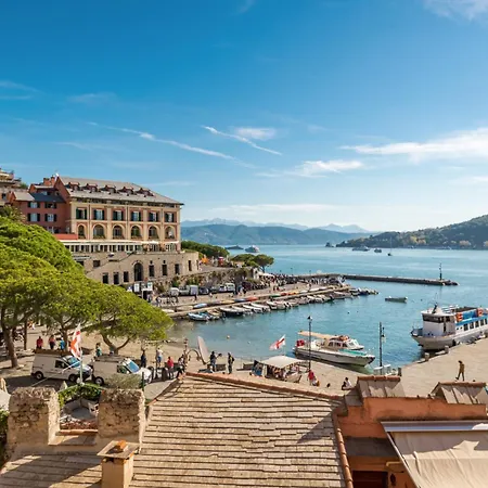 Finestranelborgo-5terre-portovenere-seaview * Portovenere